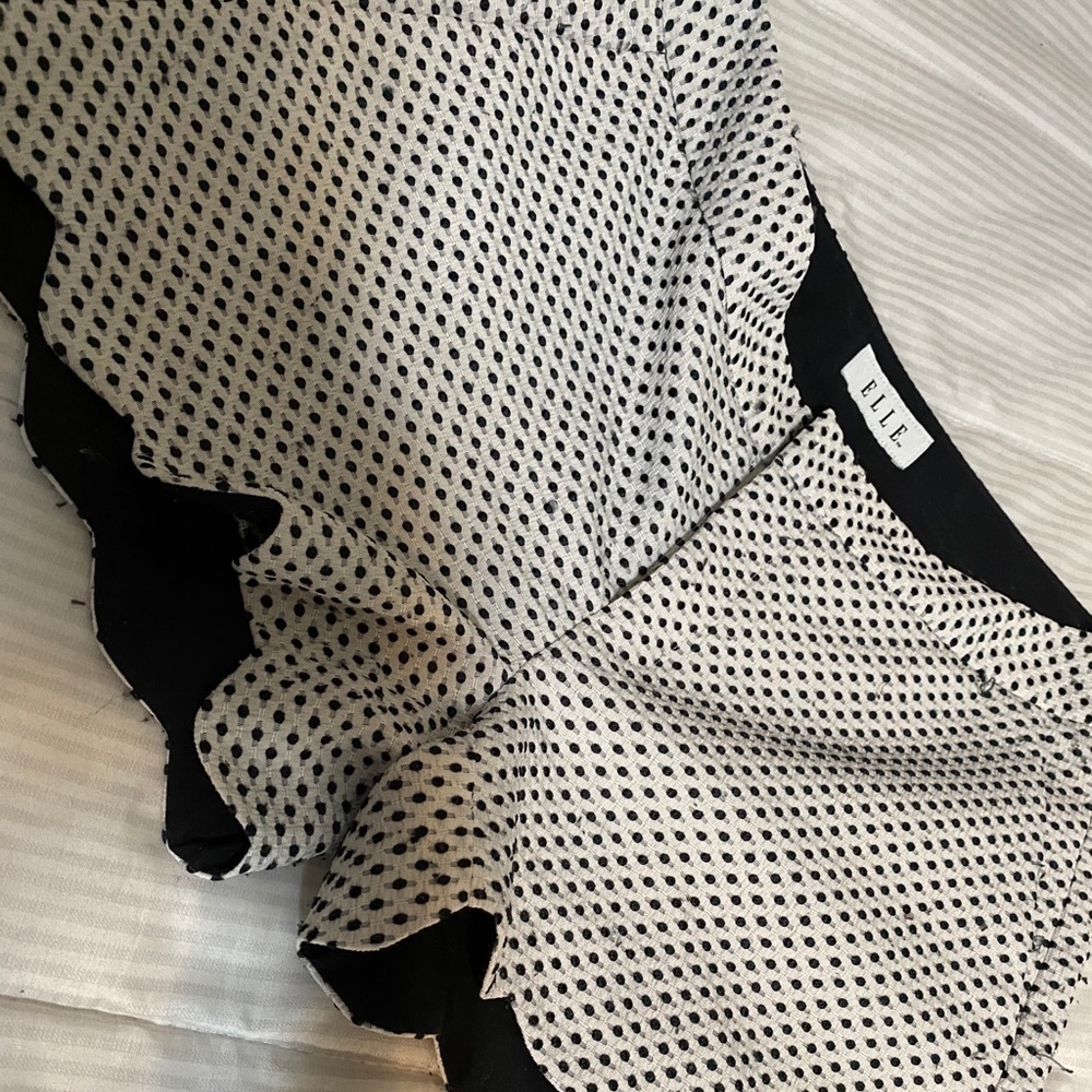 Elle Shorts Size 4